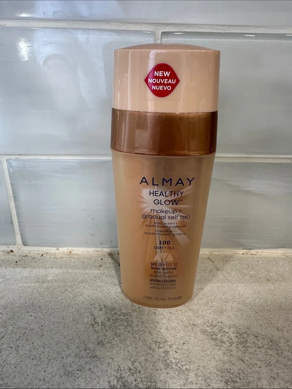 Almay Healthy Glow Gradual Self-Tan Makeup in Beige with Brown Cap